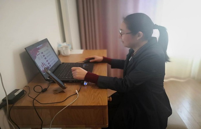 商学院开学第一课1.jpg